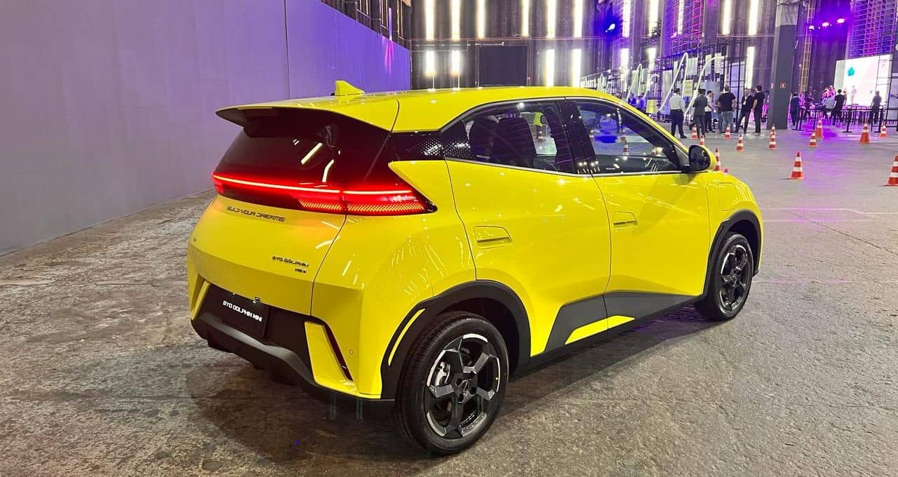 Conheça os 7 carros elétricos mais baratos do Brasil 2025